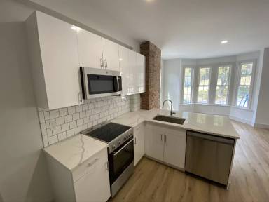 Main picture of 144 Franklin Street