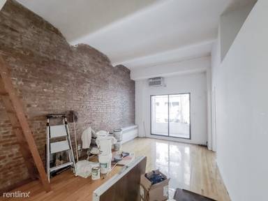Main picture of 40 E 12th St