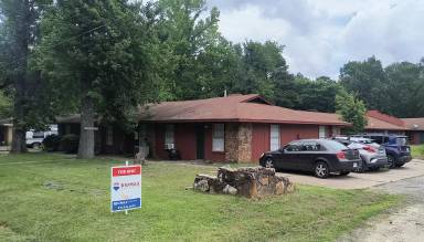 Main picture of 901 E 29th Ave