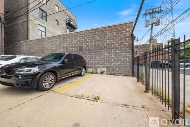 Main picture of 4968 N Milwaukee Ave