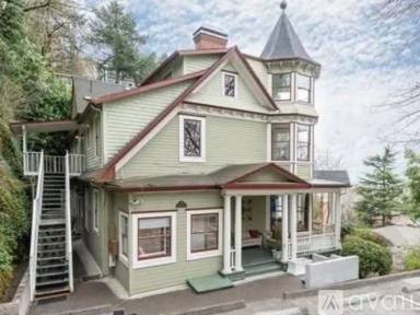 Main picture of 1931 SW 14th Ave