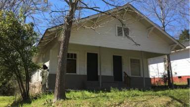 Main picture of 1040 N 12th Ave