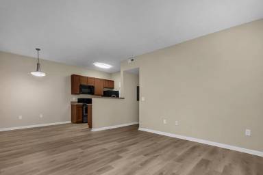 Main picture of Hartford Village Commons