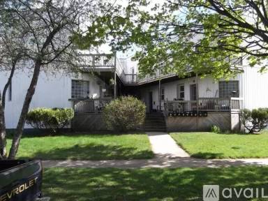 Main picture of 146 E Hazelhurst St
