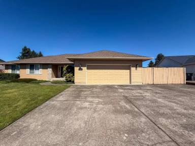Main picture of 364 SE Davis Ct