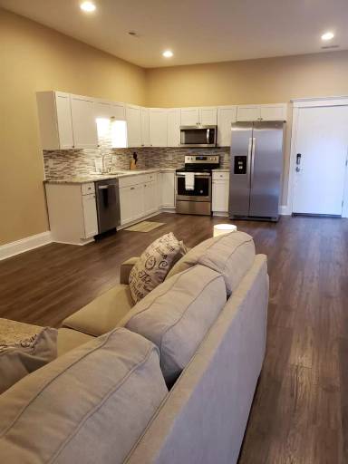 Main picture of 110 N Main St