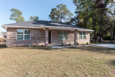 Main picture of 8570 Stockdale Avenue - 1