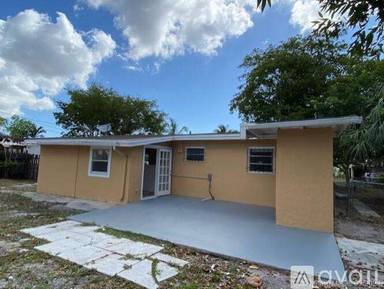Main picture of 401 SW 25th Ter