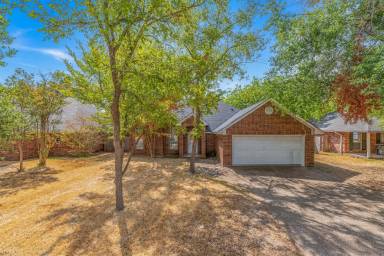 Main picture of 1208 Bayou Woods Dr