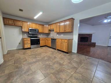 Main picture of 1326 Tijeras Rd