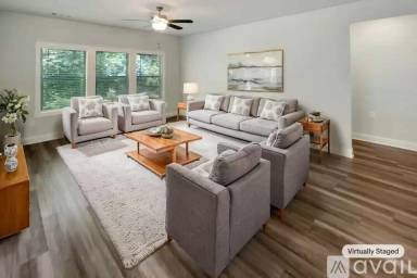 Main picture of 106 Hickory Run