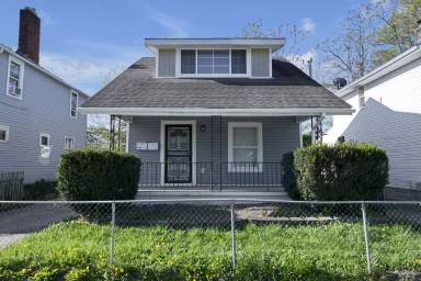 Main picture of 1555 Myrtle Ave