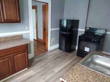 Main picture of 106 Grand Ave
