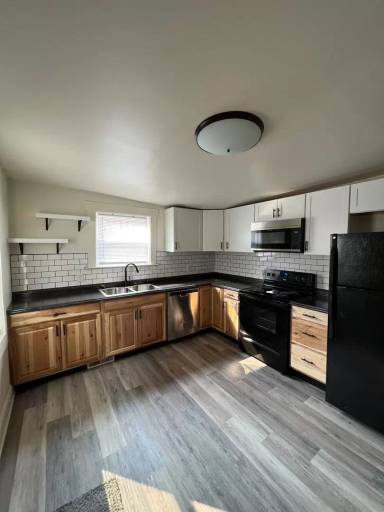 Main picture of 229 Lawrence St