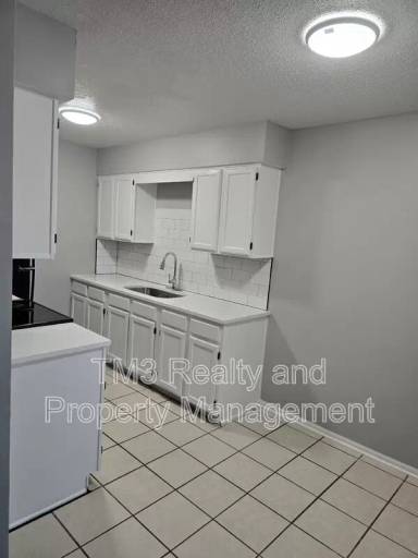 Main picture of 1602 E Kansas City Rd