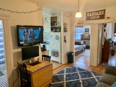 Main picture of 282 Newbury St