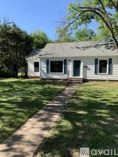 Main picture of 917 E Walnut St