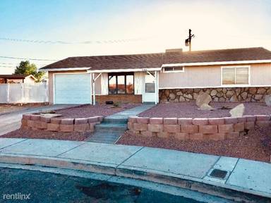 Main picture of 900 Meyers Ct