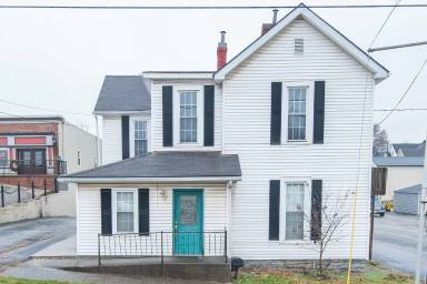 Main picture of 236 N 2nd St