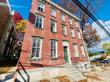 Main picture of 123 New St