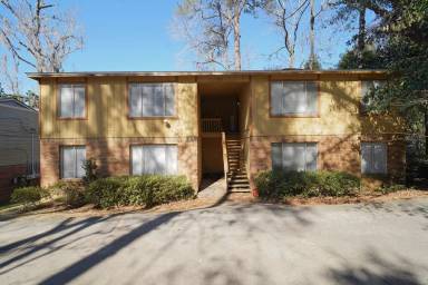 Main picture of 2220 Claremont Ln