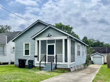 Main picture of 3924 Capital Heights Ave