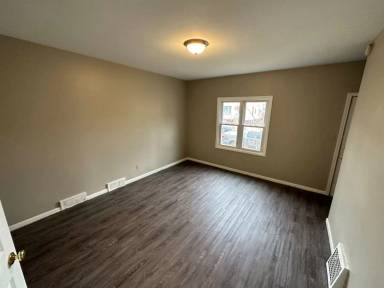 Main picture of 2165 S 20th St