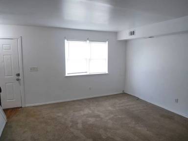 Main picture of 351 Willow Dr