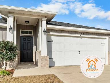 Main picture of 5747 Peach Dr