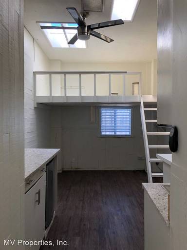 Main picture of 4712 Voltaire St