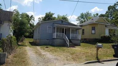 Main picture of 2346 Gardner St