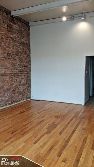 Main picture of 3544 N Halsted St