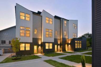 Main picture of 601 Elmwood Pl