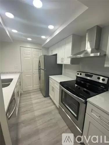 Main picture of Pembroke Lakes
