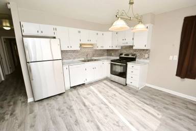 Main picture of 1023 Oakland St