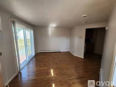 Main picture of 1 Town House Ln