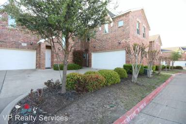 Main picture of 706 S Jupiter Rd