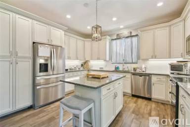 Main picture of 1056 E Normandy Blvd