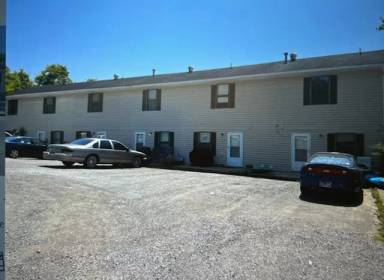 Main picture of 378 River St