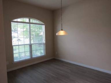 Main picture of 250 Fantasy Ln