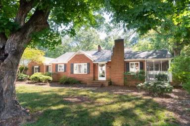 Main picture of 1440 Briar Creek Rd