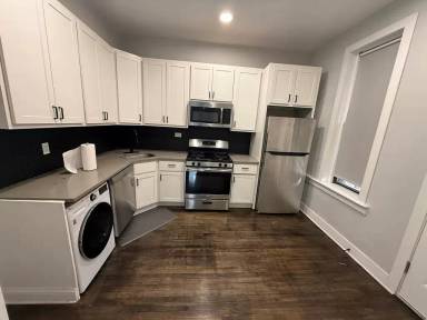 Main picture of 3415 N Seminary Ave