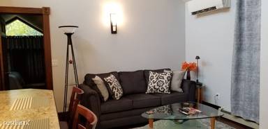 Main picture of 360 Neuman St