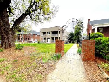 Main picture of 2100 E 7th St