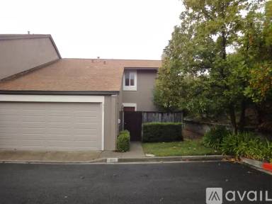 Main picture of 614 Cedar Pl