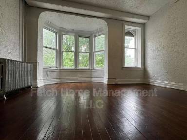 Main picture of 504 W King St