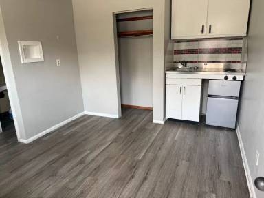 Main picture of 815 Crescent Dr
