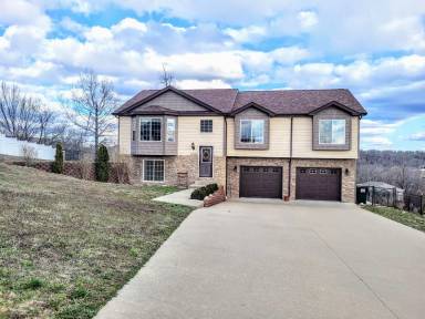 Main picture of 104 Ash Ct