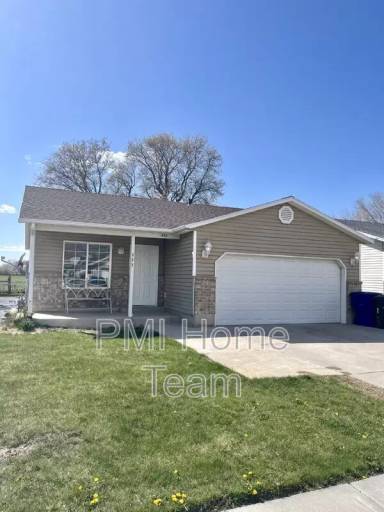 Main picture of 433 Downs Dr