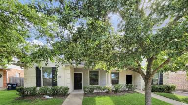 Main picture of 3800-30 Oldenburg Ln